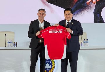 Pelatih baru Timnas Indonesia, John Herdman, diperkenalkan PSSI di hadapan media, Selasa (13/1/2026) di Jakarta.