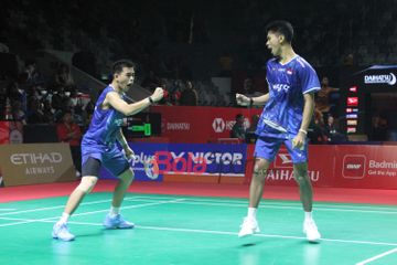 Ganda putra Indonesia, Devin Artha Wahyudi/Ali Faathir Rayhan, saat tampil pada babak kualifikasi Indonesia Masters 2026 di Istora Senayan, Jakarta, Selasa (20/1/2026).