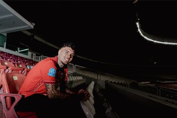 Shayne Pattynama resmi berseragam Persija untuk Super League 2025/2026.