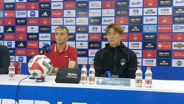 Milomir Seslija dan Kodai Tanaka dalam konferensi pers setelah laga Persis Solo kontra Borneo FC di Stadion Manahan, Jumat (23/1/2026).
