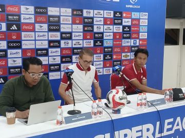 Pelatih Persis Solo, Milomir Seslija dalam konferensi pers jelang lawan Persib Bandung, Jumat (30/1/2026)