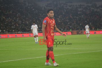 Fajar Fathurrahman dalam laga Persija vs Arema FC pada laga pekan ke-20 Super League 2025/2026 di Stadion Utama Gelora Bung Karno, Jakarta, Minggu (8/2/2026).