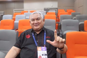 Ketua Panitia Pelaksana Persija Jakarta, Tauhid Indrasjarief atau kerap disapa Bung Ferry, sedang memberikan keterangan kepada awak media di Media Center Jakarta International Stadium, Jakarta Utara, Selasa (3/3/2026).