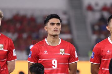 Ramadhan Sananta sedang bersiap jelang bertanding membela Timnas Indonesia di Stadion Utama Gelora Bung Karno, Senayan, Jakarta, Jumat (27/3/2026).