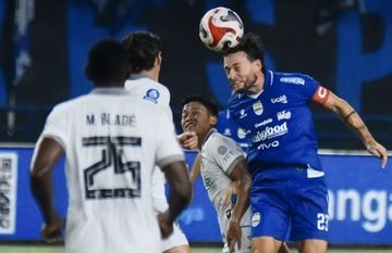 Persib Bandung sebetulnya sangat mendominasi penciptaan peluang, tetapi gagal memaksimalkannya jadi gol kemenangan saat jumpa Arema FC