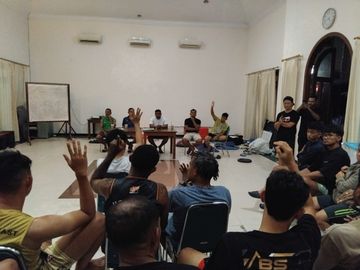 Para pemain PSBS Biak memutuskan mogok bermain jelang lawan Dewa United pada pekan ke-32 Super League 2025/2026