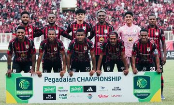Skuad Persipura saat lawan  Adhyaksa FC Banten dalam laga penentuan play-off Championship 2025/2026 yang bergulir di Stadion Lucas Enembe, Jayapura, Jumat (8/5/2026).