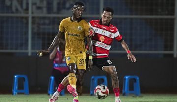 Suasana pertandingan antara Bhayangkara FC vs Madura United pada laga pekan ke-32 Super League 2025-2026 di Stadion Sumpah Pemuda, Bandar Lampung, pada Senin (11/5/2026).