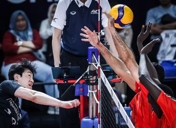 Opposite Cheonan Hyundai Capital Skywalkers, Shin Ho-jin, melakukan spike ke arah pertahanan Al Rayyan Sports Club pada perempat final AVC Champions League 2026 di Pontianak, Kalimantan Barat, 13 Mei 2026.