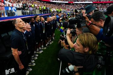 Pelatih Timnas Inggris, Thomas Tuchel, terganggu dengan keberadaan fotografer di Piala Dunia 2026.