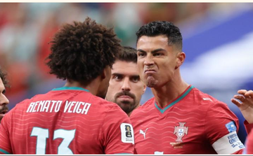Kapten Timnas Portugal, Cristiano Ronaldo, saat selebrasi bersama rekan-rekannya seusai cetak gol melawan Uzbekistan dalam laga kedua Grup K Piala Dunia 2026, di NRG Stadium, Houston, Amerika Serikat, Rabu (24/6/2026) dini hari WIB.