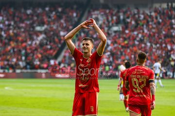 Alexander Jeremejeff sedang melakukan seleberasi seusai mencetak gol dalam laga pekan kedua Super League 2026/2027 antara Persija Jakarta versus Persib Bandung di Stadion Utama Gelora Bung Karno, Jakarta, Sabtu (12/9/2026).
