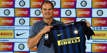 Frank de Boer saat diperkenalkan sebagai pelatih Inter Milan di Centro Sportivo Angelo Moratti, Mila