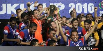 Skuat timnas Malaysia merayakan juara Piala AFF 2010.