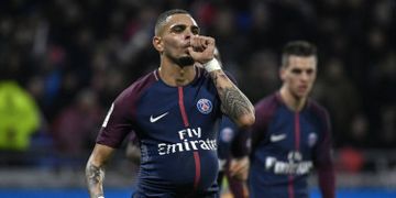 Layvin Kurzawa saat membela Paris Saint-Germain dan kini tengah bernegosiasi dengan Persib Bandung