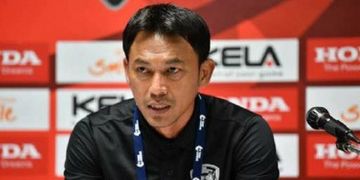 Pelatih asal Thailand, Totchtawan Sripan yang menyatakan mundur dari Muanthong United.