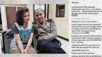 Setelah dapat teguran terkait foto berdua model majalah dewasa Vitalia Sesha, mantan Kapolsek Kebayoran Baru gugat Kapolda Metro hingga Kapolri.