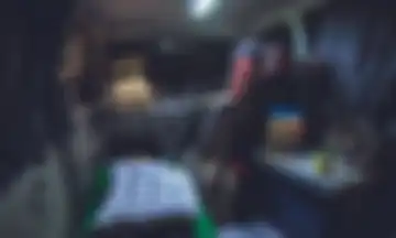 Penampakan dalam mobil kancil milik @aceyie.