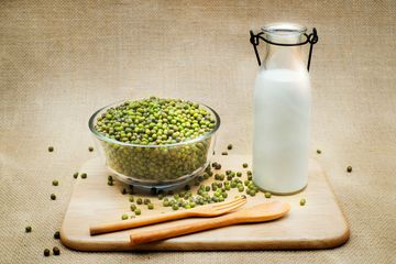 Baik Bisa Bikin Asik: Kombinasi Kacang Hijau dan Susu Bernutrisi