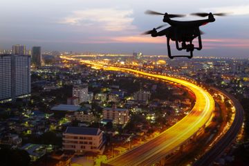Menerbangkan drone bukanlah hal yang terbebas dari bahaya.