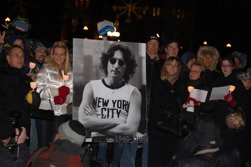 Pembunuhan John Lennon Ternyata Telah Direncanakan 2 Bulan Sebelumnya