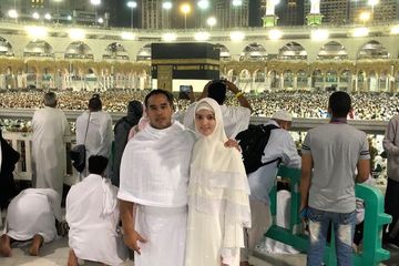 Pamer Foto Bercadar Nia Ramadhani Banjir Pujian, Intip Penampilannya!