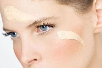 6 Cara Mengatasi Foundation yang Terlalu Putih, Wanita Wajib Tahu agar Make Up Cantik Sempurna
