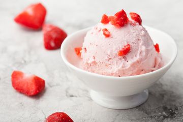 Es krim rasa stroberi