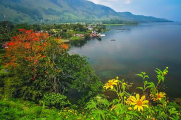 Menjelajahi Pulau Samosir, Jantung Budaya Batak Toba
