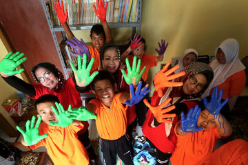 Keceriaan ABK di sekolah inklusi Hidayah setelah melakukan prakarya.