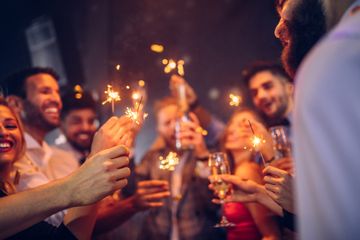 Sejarah Auld Lang Syne, Lagu yang Kerap Dinyanyikan Pada Malam Tahun Baru