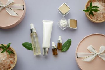 Sama-Sama Bisa Melembapkan, Ini Perbedaan Serum dan Moisturizer