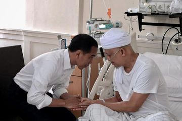 Mendengar Ustaz Arifin Ilham Kembali Dirawat, Jokowi Jenguk dan Berdoa untuk Kesembuhan Sang Pendakwah