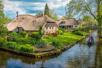 Damainya Giethoorn, Desa Tanpa Jalan Raya dan Kendaraan Bermotor