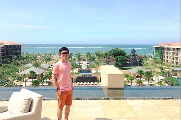 Ervan Surya saat liburan di Nusa Dua, Bali.
