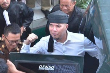 Ahmad Dhani ucapkan dua kalimat berbeda sebelum dan saat jalani sidang lanjutan, Selasa (7/5/2019)