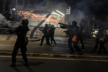 Apa Dampaknya Bagi Tubuh Kita Bila Terkena Gas Air Mata? Berikut Penjelasannya 