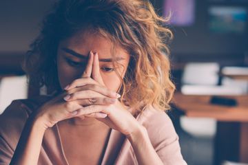 Sering Kali Berpikiran Negatif? Hati-Hati 5 Penyakit Ini Bisa Mengintai