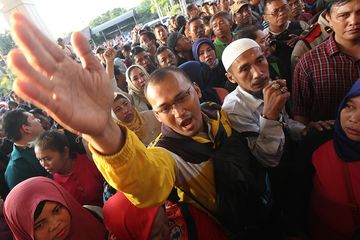 Jokowi Akui Sistem Zonasi PPDB Bermasalah, Wali Murid Gelar Unjuk Rasa. Lihat Foto-fotonya 