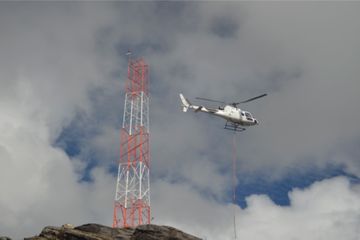 Menara tertinggi Proyek Palapa Ring yang berada di puncak &lsquo;Batas Batu&rsquo;, kawasan Taman Nasional Lorentz, tepatnya di Kabupaten Nduga, Distrik Mbua. Ketinggiannya mencapai 4.200 meter.