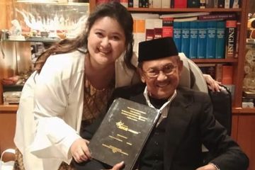 Kini Jadi Chef Ternama, Cucu Perempuan B.J. Habibie Ungkap Penyesalan Terdalamnya Setelah Sang Kakek Meninggal Dunia