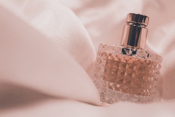 Tahukah Anda? 5 Bagian Tubuh Ini Ternyata Tak Boleh Disemprot Parfum