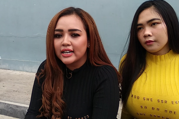 Tak Berniat Bongkar Kanopi Garasi Rumah yang Viral Clara Gopa Duo  