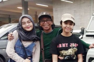 Mandra Dikaruniai Anak Laki-Laki di Usia 54 Tahun, Ini Potret Wajah Putranya