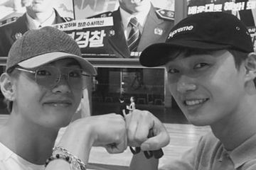 V 'BTS' dan Park Seo Joon