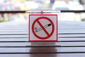 Bahaya Bagi Kesehatan, Ini Cara Menghilangkan Asap Rokok Menempel