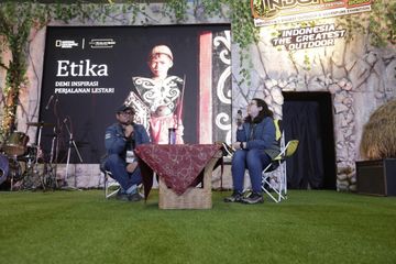 Seminar #SayaPejalanBijak National Geographic Indonesia di Indofest yang diisikan oleh Diky Wahyudi Lubis (kiri)