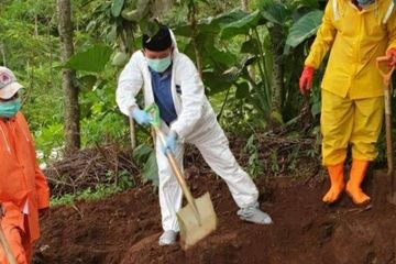 Layani 200 Jenazah Virus Corona dalam Satu Hari, Petugas Makam: 'Begitu Banyak Orang Mati dalam Waktu Sangat Singkat'