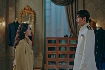 Jadi Lawan Mainnya di The King: Eternal Monarch, Lee Min Ho Perdana Unggah Foto Perempuan di Media Sosial, Kim Go Eun Spesial?