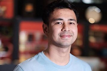 Pamer Potret Lawas Bareng Hillary Clinton, Raffi Ahmad Sebut Foto Ini Berhasil Loloskan VISA Amerika Serikatnya